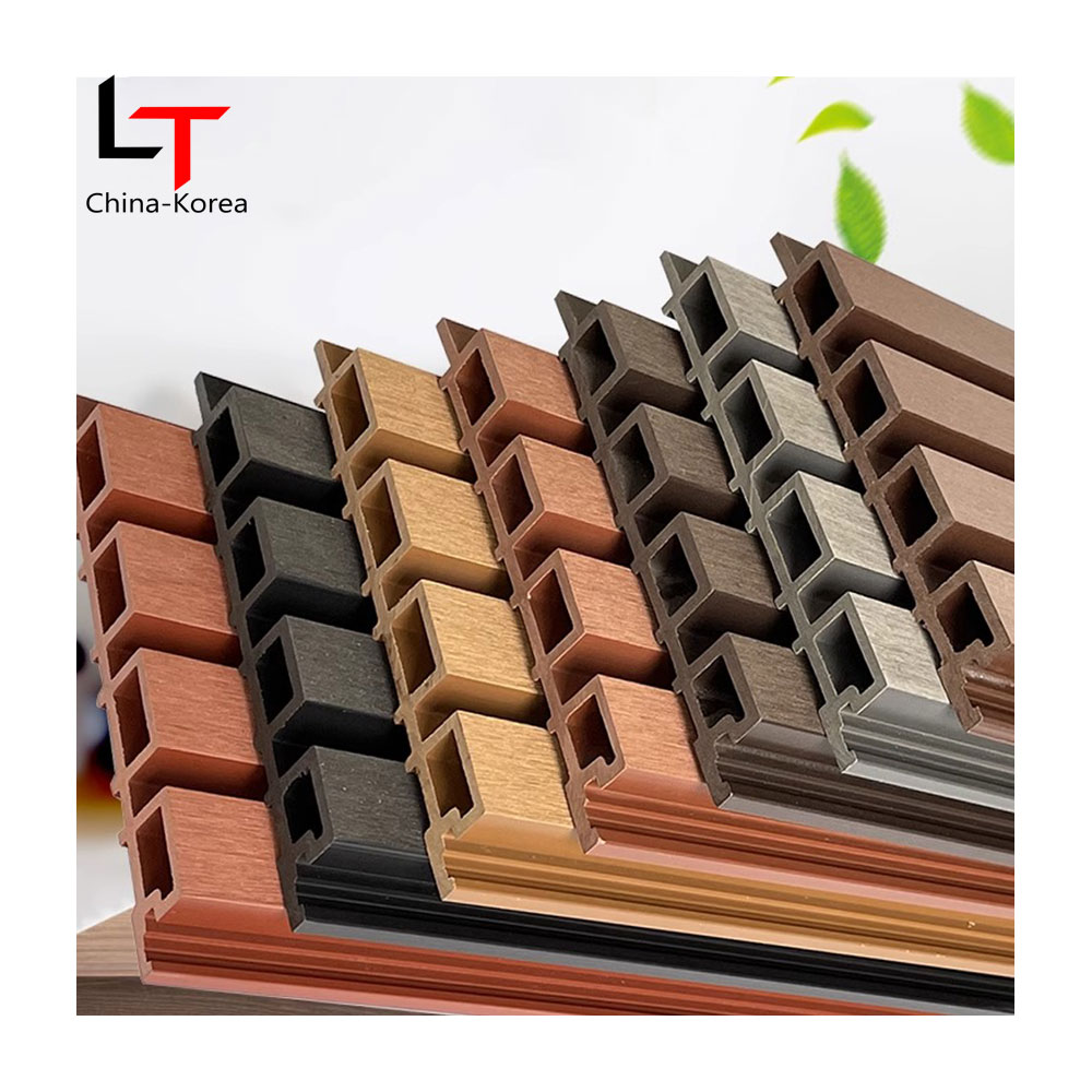 ألواح خشبية لتزيين الجدران الخارجية