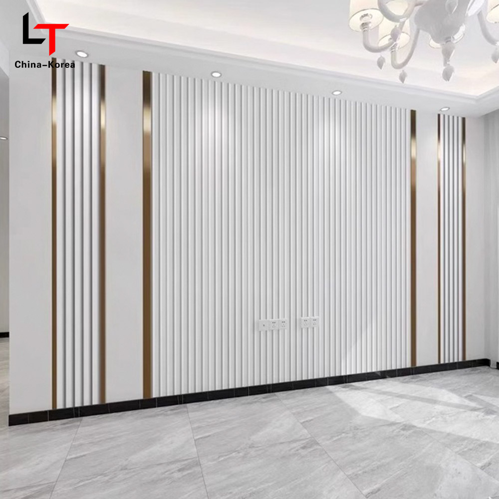 1220 × 2440 مم ألواح حائط مزخرفة بقشرة خشب PVC صديقة للبيئة لتكسية الجدران الداخلية مقاومة للماء ومقاومة للخدش وسهلة التركيب